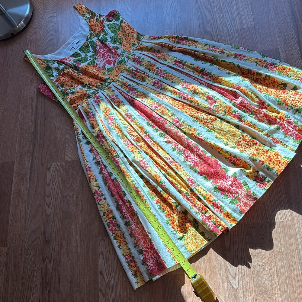 Isaac Mizrahi sleeveless orange and yellow pleated midi sundress. Size 12. - Picture 17 of 17